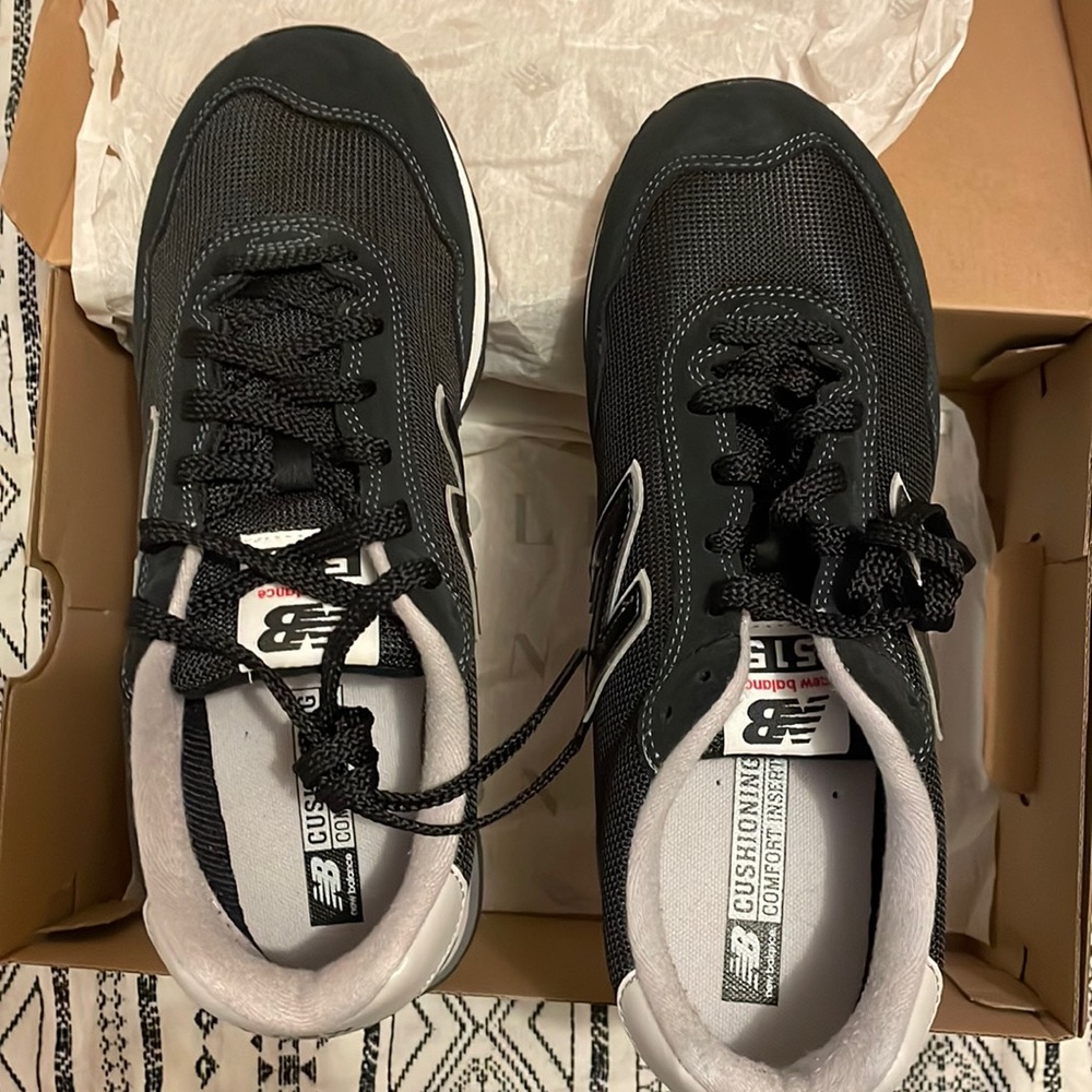 Selling Mens New Balance. New never worn. Size 10. Thanks for looking.